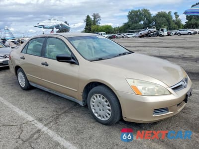 Czwarte zdjęcie samochodu z boku: 2006 HONDA ACCORD VALUE VIN:1HGCM56106A041442 - miniatura