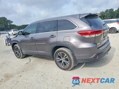 Drugie zdjęcie samochodu z przodu: 2019 TOYOTA HIGHLANDER LE VIN:5TDZARFH4KS060658 - miniatura