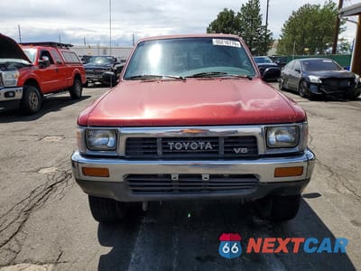 Piąte zdjęcie samochodu w środku: 1990 TOYOTA PICKUP DELUXE VIN:JT4VN13D2L5025274 - miniatura