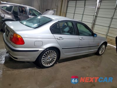 Trzecie zdjęcie samochodu z tyłu: 2001 BMW 325 I VIN:WBAAV33451EE75394 - miniatura