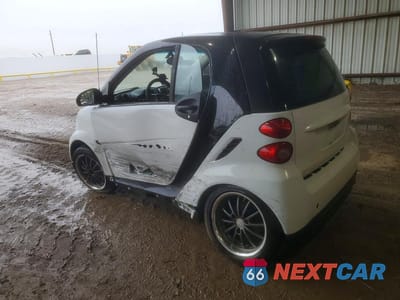 Drugie zdjęcie samochodu z przodu: 2015 SMART FORTWO PURE VIN:WMEEJ3BA1FK801187 - miniatura