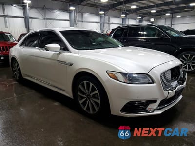 Czwarte zdjęcie samochodu z boku: 2018 LINCOLN CONTINENTAL PREMIERE VIN:1LN6L9PK4J5611579 - miniatura