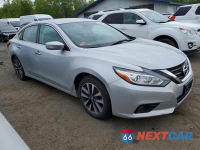 Czwarte zdjęcie samochodu z boku: 2017 NISSAN ALTIMA 2.5 SV VIN:1N4AL3AP0HC287879 - miniatura