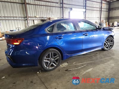 Trzecie zdjęcie samochodu z tyłu: 2021 KIA FORTE GT LINE VIN:3KPF34AD0ME406478 - miniatura