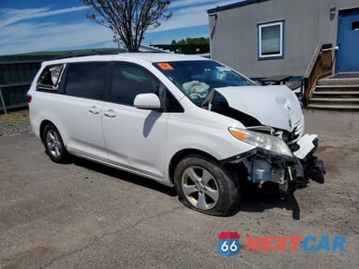 Czwarte zdjęcie samochodu z boku: 2015 TOYOTA SIENNA LE VIN:5TDKK3DC9FS570948 - miniatura