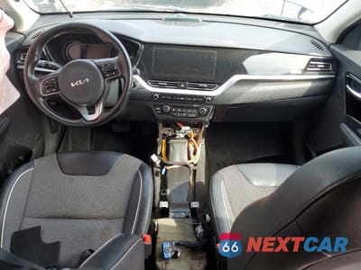 Zdjęcie 8 z 13 samochodu: 2022 KIA NIRO EV EX VIN:KNDCC3LG8N5153718 - miniatura