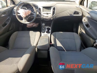 Zdjęcie 8 z 13 samochodu: 2018 CHEVROLET CRUZE LS VIN:1G1BC5SM7J7170287 - miniatura