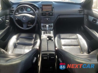 Zdjęcie 8 z 12 samochodu: 2009 MERCEDES-BENZ C 300 VIN:WDDGF54X19F208289 - miniatura