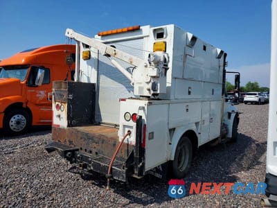 Czwarte zdjęcie samochodu z boku: 2010 INTERNATIONAL 4000 4300 - BUCKET TRUCK VIN:1HTMYSKM6AH240844 - miniatura