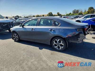 Drugie zdjęcie samochodu z przodu: 2020 KIA FORTE LXS VIN:3KPF24AD4LE185162 - miniatura