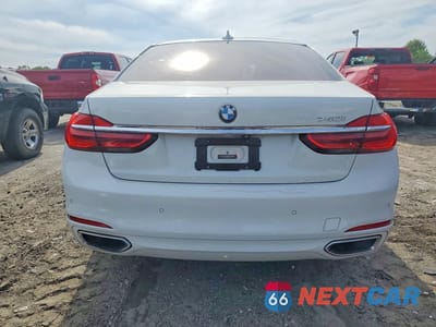 Zdjęcie 6 z 13 samochodu: 2016 BMW 740 I VIN:WBA7E2C50GG503836 - miniatura