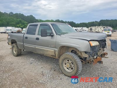 Czwarte zdjęcie samochodu z boku: 2006 CHEVROLET SILVERADO K2500 HEAVY DUTY VIN:1GCHK23266F119229 - miniatura