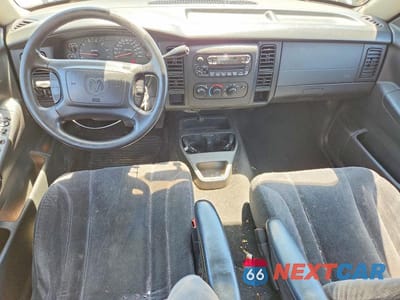 Zdjęcie 8 z 12 samochodu: 2004 DODGE DAKOTA QUAD SPORT VIN:1D7HL38NX4S774056 - miniatura
