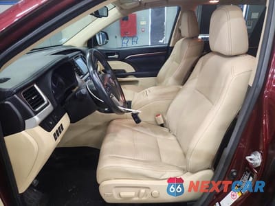 Zdjęcie 7 z 13 samochodu: 2014 TOYOTA HIGHLANDER LIMITED VIN:5TDDKRFH1ES008917 - miniatura