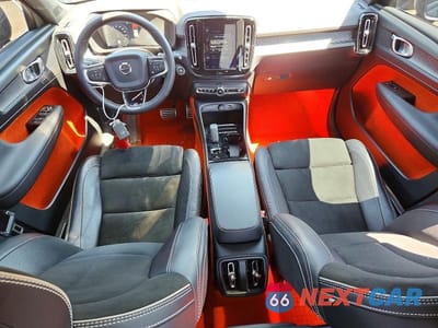 Zdjęcie 8 z 14 samochodu: 2019 VOLVO XC40 T5 R-DESIGN VIN:YV4162UM7K2048658 - miniatura