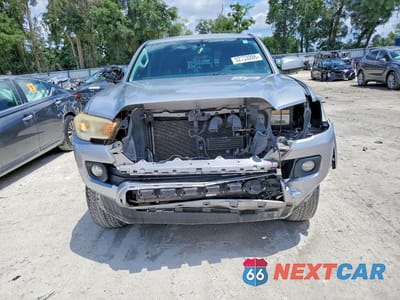 Piąte zdjęcie samochodu w środku: 2017 TOYOTA TACOMA SR5 V6 VIN:3TMAZ5CN2HM030818 - miniatura