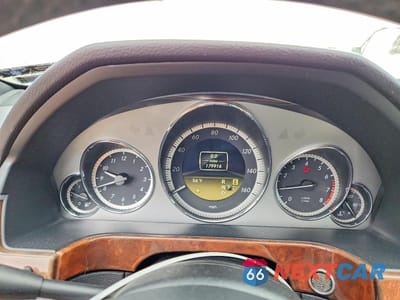 Zdjęcie 9 z 12 samochodu: 2011 MERCEDES-BENZ E 550 4MATIC VIN:WDDHF9AB2BA502324 - miniatura