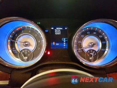 Zdjęcie 9 z 12 samochodu: 2014 CHRYSLER 300 VIN:2C3CCARG7EH352901 - miniatura
