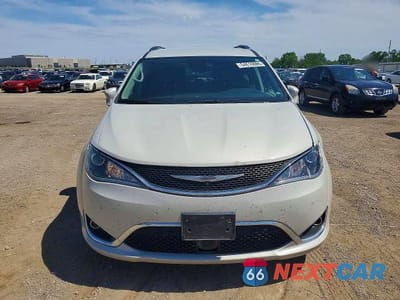 Piąte zdjęcie samochodu w środku: 2017 CHRYSLER PACIFICA TOURING L PLUS VIN:2C4RC1EG7HR759515 - miniatura