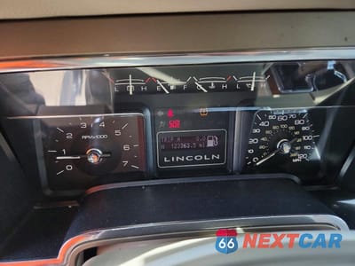 Zdjęcie 9 z 12 samochodu: 2011 LINCOLN NAVIGATOR L VIN:5LMJJ3H5XBEJ06733 - miniatura