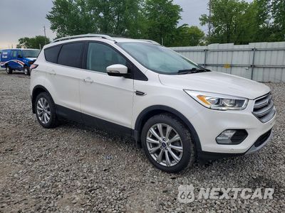 Czwarte zdjęcie samochodu z boku: 2018 FORD ESCAPE TITANIUM VIN:1FMCU0J93JUB82765 - miniatura