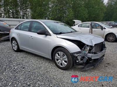 Czwarte zdjęcie samochodu z boku: 2014 CHEVROLET CRUZE LS VIN:1G1PA5SG9E7227245 - miniatura