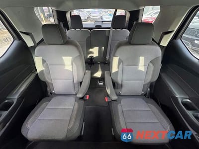 Zdjęcie 10 z 15 samochodu: 2021 CHEVROLET TRAVERSE LT VIN:1GNERGKW7MJ168621 - miniatura