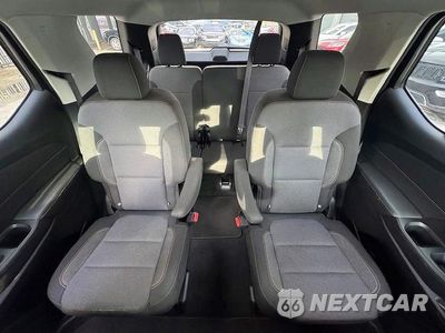 Zdjęcie 10 z 15 samochodu: 2021 CHEVROLET TRAVERSE LT VIN:1GNERGKW7MJ168621 - miniatura