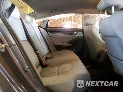 Zdjęcie 10 z 12 samochodu: 2019 HONDA ACCORD LX VIN:1HGCV1F10KA047886 - miniatura