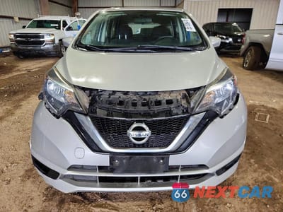Piąte zdjęcie samochodu w środku: 2017 NISSAN VERSA NOTE SV VIN:3N1CE2CP0HL361636 - miniatura