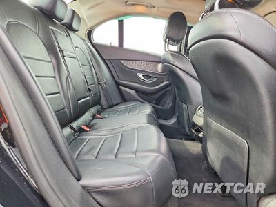 Zdjęcie 10 z 12 samochodu: 2015 MERCEDES-BENZ C 300 4MATIC VIN:55SWF4KB4FU093550 - miniatura