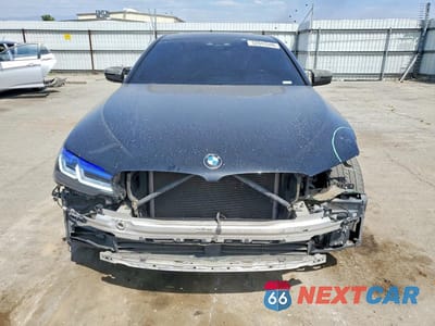 Piąte zdjęcie samochodu w środku: 2018 BMW 530E VIN:WBAJA9C54JB253497 - miniatura