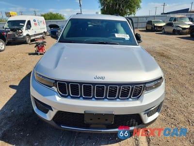 Piąte zdjęcie samochodu w środku: 2025 JEEP GRAND CHEROKEE LAREDO VIN:1C4RJGAG7S8804969 - miniatura