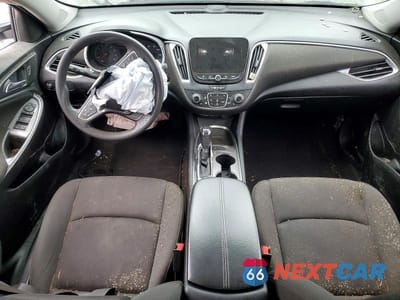 Zdjęcie 8 z 13 samochodu: 2020 CHEVROLET MALIBU LT VIN:1G1ZD5ST7LF116225 - miniatura