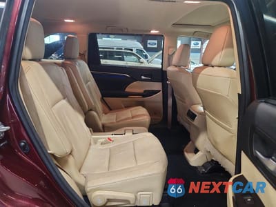 Zdjęcie 11 z 13 samochodu: 2014 TOYOTA HIGHLANDER LIMITED VIN:5TDDKRFH1ES008917 - miniatura