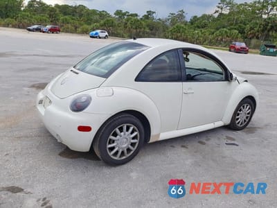 Trzecie zdjęcie samochodu z tyłu: 2005 VOLKSWAGEN NEW BEETLE GLS VIN:3VWCK31C25M413623 - miniatura