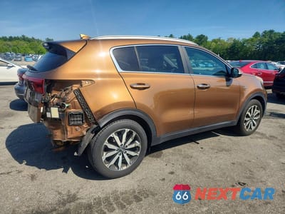 Trzecie zdjęcie samochodu z tyłu: 2018 KIA SPORTAGE EX VIN:KNDPNCACXJ7373663 - miniatura