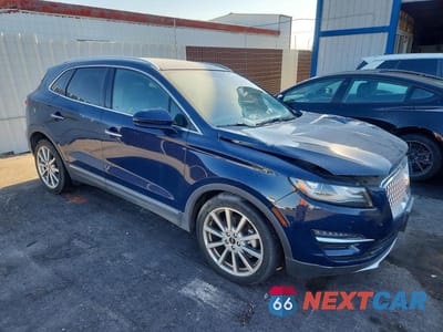 Czwarte zdjęcie samochodu z boku: 2019 LINCOLN MKC RESERVE VIN:5LMCJ3C97KUL44788 - miniatura