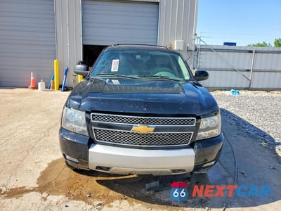 Piąte zdjęcie samochodu w środku: 2012 CHEVROLET SUBURBAN K1500 LT VIN:1GNSKJE78CR302741 - miniatura