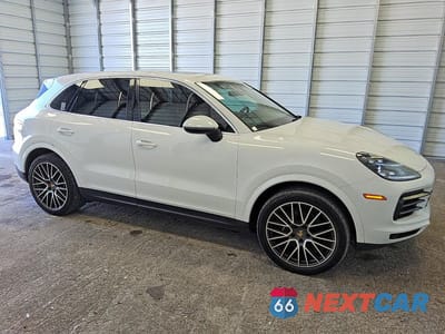Czwarte zdjęcie samochodu z boku: 2019 PORSCHE CAYENNE VIN:WP1AA2AY5KDA17730 - miniatura
