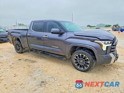 Czwarte zdjęcie samochodu z boku: 2024 TOYOTA TUNDRA CREWMAX LIMITED VIN:5TFJA5EC0RX023882 - miniatura