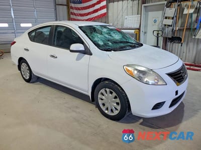 Czwarte zdjęcie samochodu z boku: 2012 NISSAN VERSA 1.6 S VIN:3N1CN7AP4CL867382 - miniatura