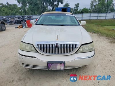 Piąte zdjęcie samochodu w środku: 2007 LINCOLN TOWN CAR SIGNATURE VIN:1LNHM81V67Y608533 - miniatura