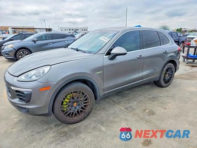 2015 PORSCHE CAYENNE S HYBRID WP1AE2A2XFLA53845 - główne zdjęcie licytacji z USA - miniatura