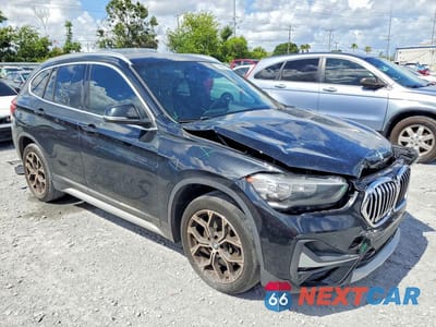 Czwarte zdjęcie samochodu z boku: 2020 BMW X1 SDRIVE28I VIN:WBXJG7C00L5P29033 - miniatura