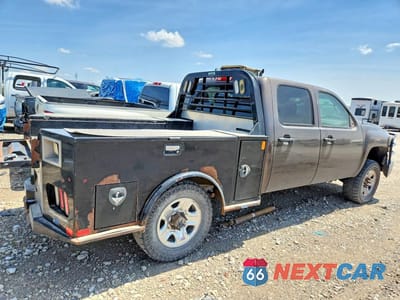 Trzecie zdjęcie samochodu z tyłu: 2008 CHEVROLET SILVERADO K2500 HEAVY DUTY VIN:1GCHK23698F140405 - miniatura
