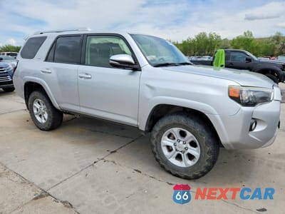 Czwarte zdjęcie samochodu z boku: 2017 TOYOTA 4RUNNER SR5 PREMIUM VIN:JTEBU5JR4H5420636 - miniatura