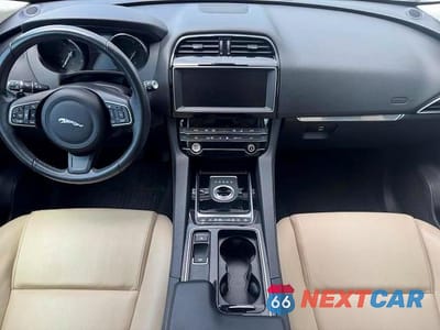 Zdjęcie 8 z 15 samochodu: 2020 JAGUAR F-PACE PREMIUM VIN:SADCJ2FX8LA619250 - miniatura