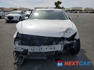 Piąte zdjęcie samochodu w środku: 2017 MAZDA 3 GRAND TOURING VIN:JM1BN1M30H1135019 - miniatura