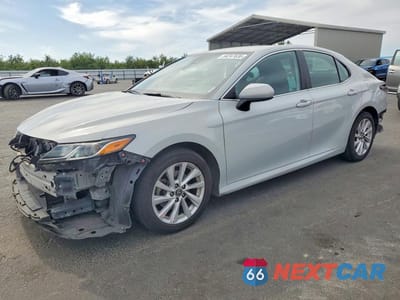 2022 TOYOTA CAMRY LE 4T1C11AK9NU019965 - główne zdjęcie licytacji z USA - miniatura